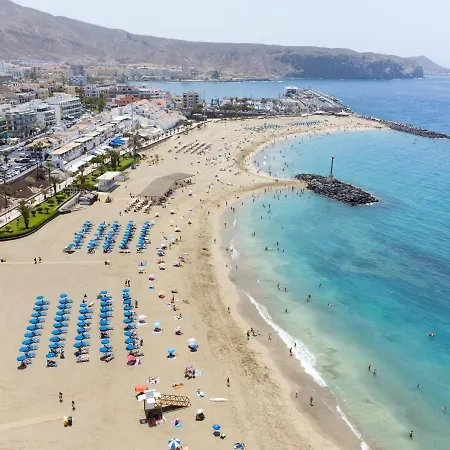 Live Cristianos Playeros Close To The *